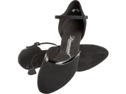 Die Materialkombination schwarz Nubuk und schwarz Lack verleiht diesem Tanzschuhe ein edles Erscheinungsbild.